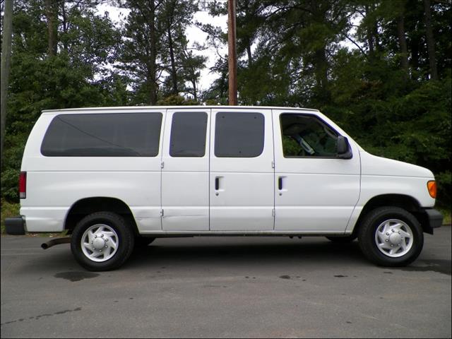 2007 Ford Econoline Wagon Base