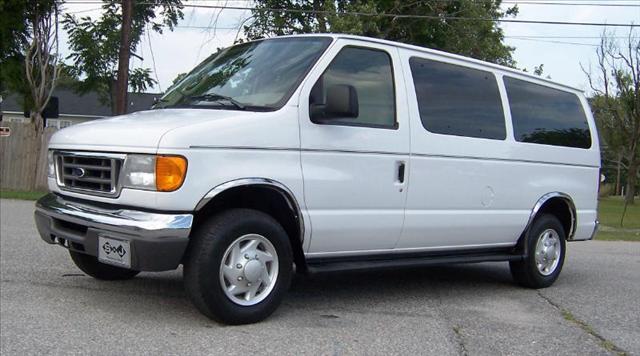 2007 Ford Econoline Wagon 1500 SLT 4X4