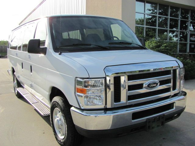 2008 Ford Econoline Wagon 2dr Cpe V6 Manual GT