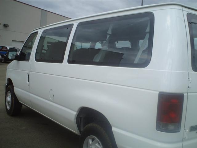 2008 Ford Econoline Wagon ESi