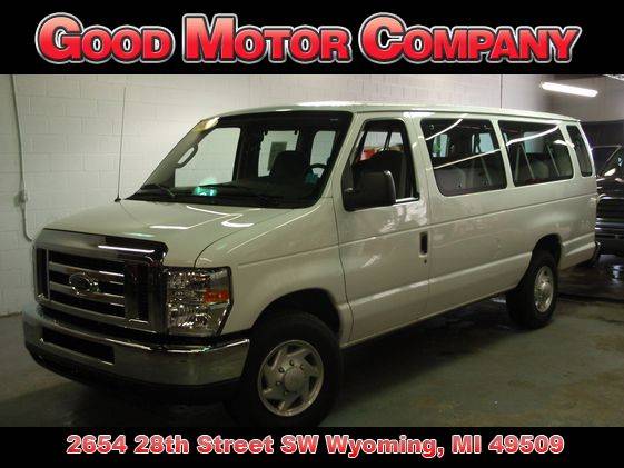 2008 Ford Econoline Wagon 4WD CREW CAB 172lariat