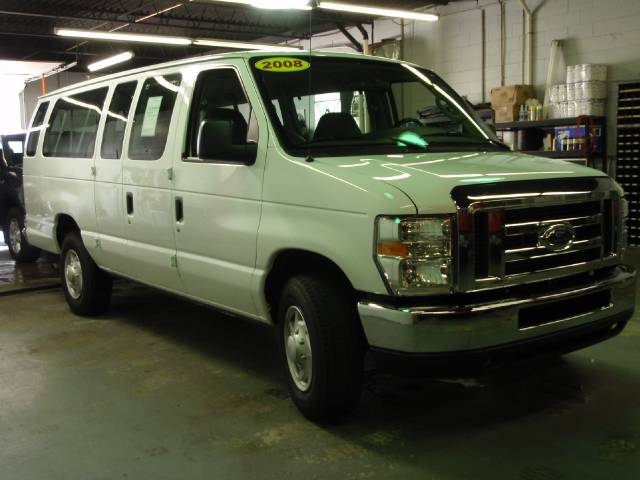 2008 Ford Econoline Wagon 4WD CREW CAB 172lariat