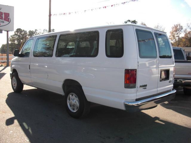 2008 Ford Econoline Wagon Base