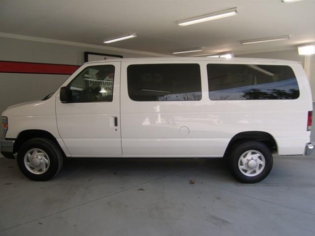 2008 Ford Econoline Wagon ESi