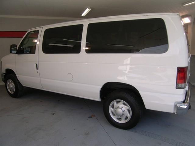 2008 Ford Econoline Wagon ESi