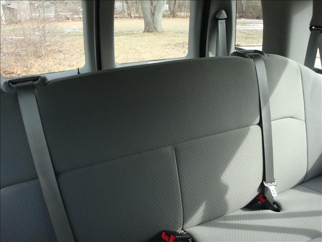 2008 Ford Econoline Wagon Base