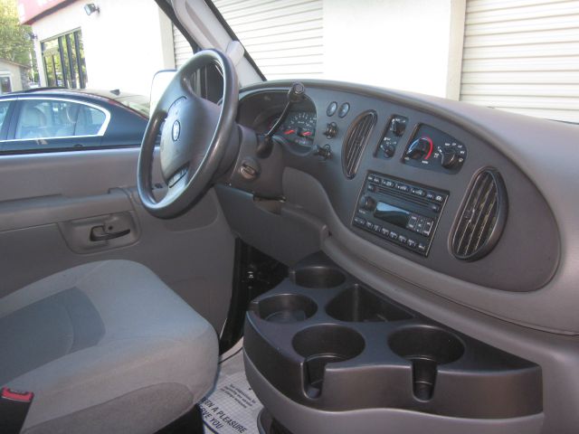 2008 Ford Econoline Wagon GT Deluxe Bullitt