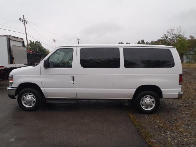 2008 Ford Econoline Wagon ESi