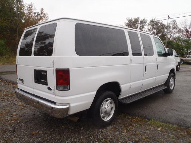 2008 Ford Econoline Wagon ESi