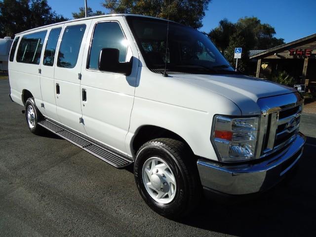 2008 Ford Econoline Wagon 4WD CREW CAB 172lariat