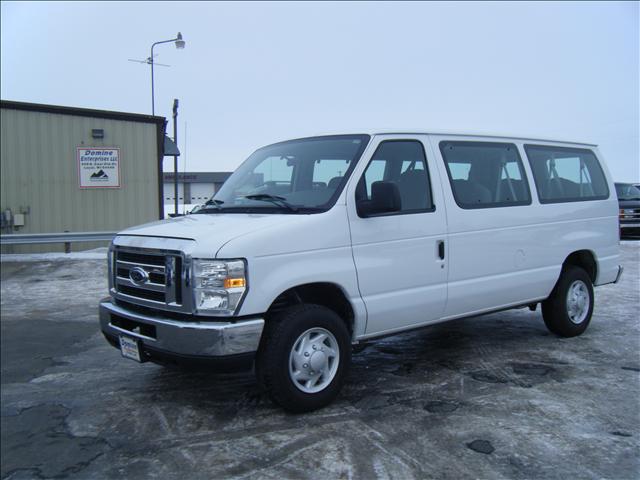 2008 Ford Econoline Wagon 4WD CREW CAB 172lariat