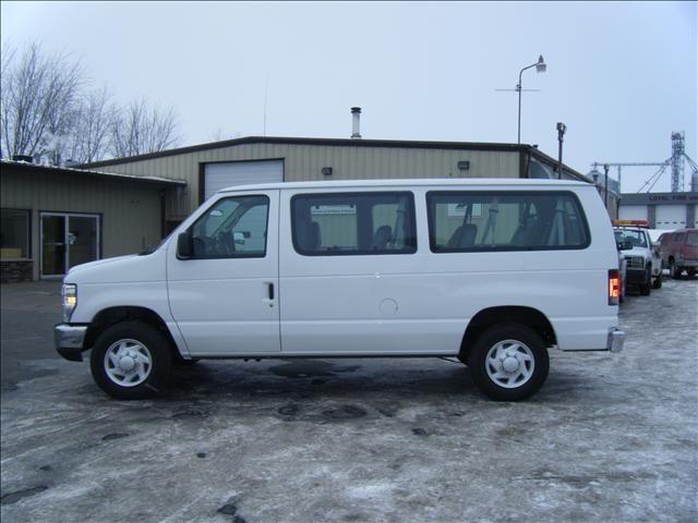 2008 Ford Econoline Wagon 4WD CREW CAB 172lariat