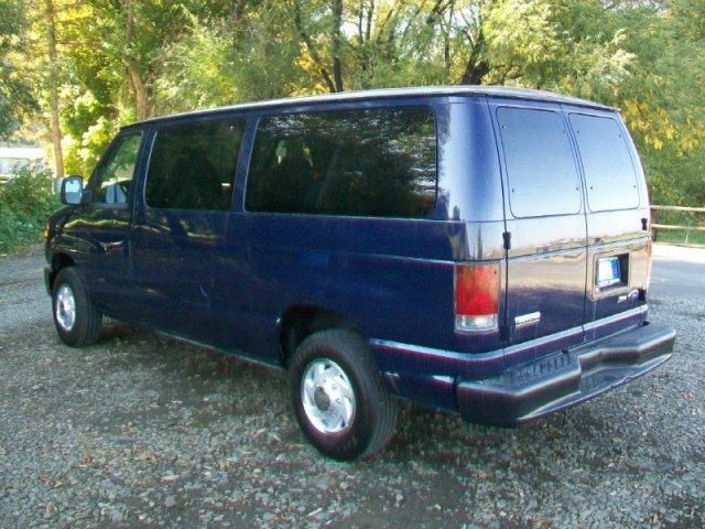 2008 Ford Econoline Wagon Sport 4WD