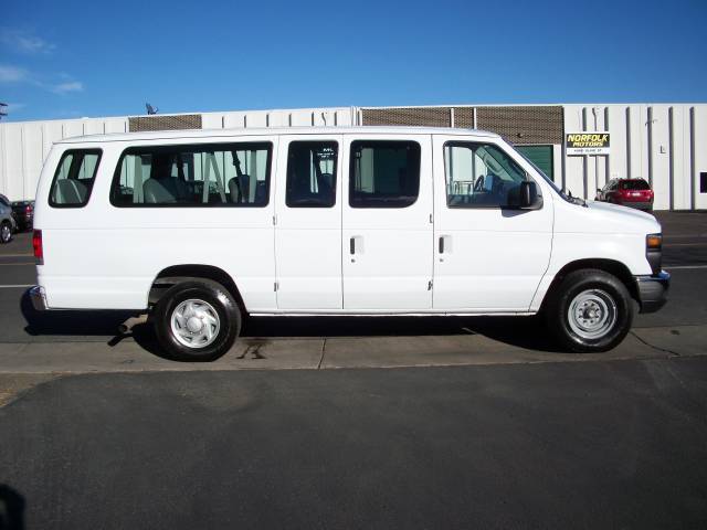 2008 Ford Econoline Wagon Base