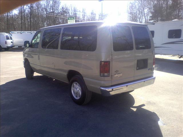 2008 Ford Econoline Wagon 2dr Cpe V6 Manual GT