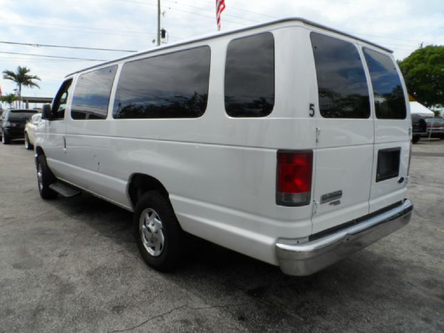 2008 Ford Econoline Wagon 2dr Cpe V6 Manual GT