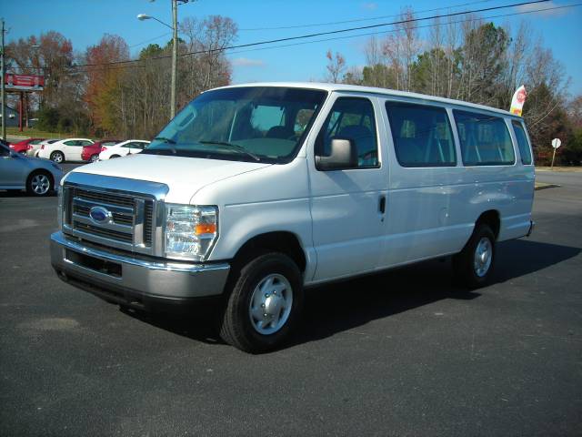 2008 Ford Econoline Wagon Base