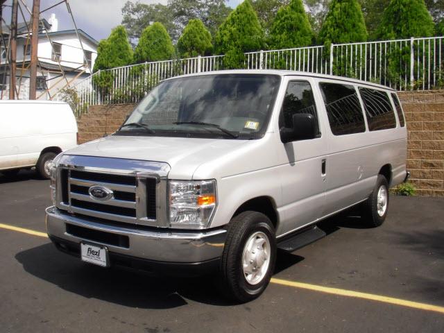 2008 Ford Econoline Wagon ESi