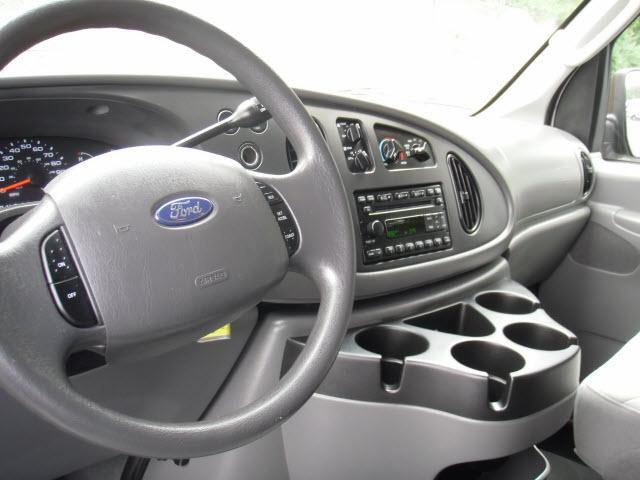 2008 Ford Econoline Wagon ESi