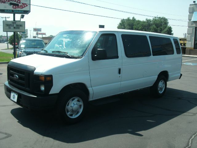 2009 Ford Econoline Wagon 2dr Cpe V6 Manual GT