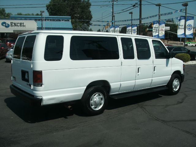 2009 Ford Econoline Wagon 2dr Cpe V6 Manual GT