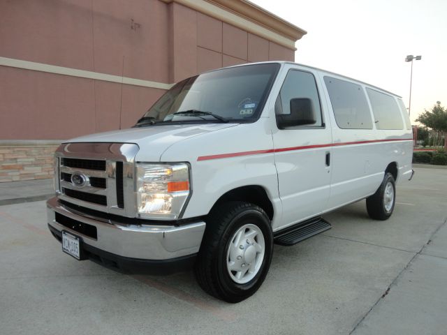 2009 Ford Econoline Wagon 2dr Cpe V6 Manual GT