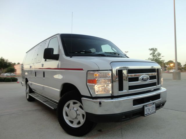 2009 Ford Econoline Wagon 2dr Cpe V6 Manual GT