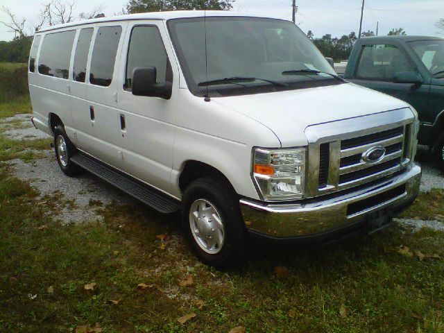 2009 Ford Econoline Wagon 2dr Cpe V6 Manual GT