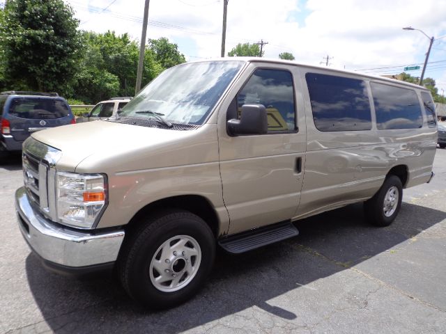 2009 Ford Econoline Wagon 2dr Cpe V6 Manual GT