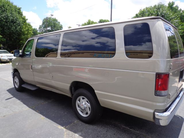 2009 Ford Econoline Wagon 2dr Cpe V6 Manual GT