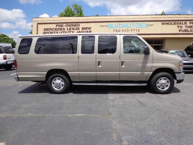 2009 Ford Econoline Wagon 2dr Cpe V6 Manual GT