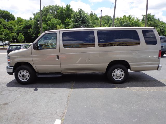 2009 Ford Econoline Wagon 2dr Cpe V6 Manual GT