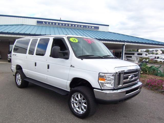 2010 Ford Econoline Wagon Sport 4WD