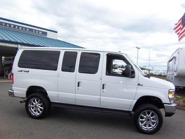 2010 Ford Econoline Wagon Sport 4WD