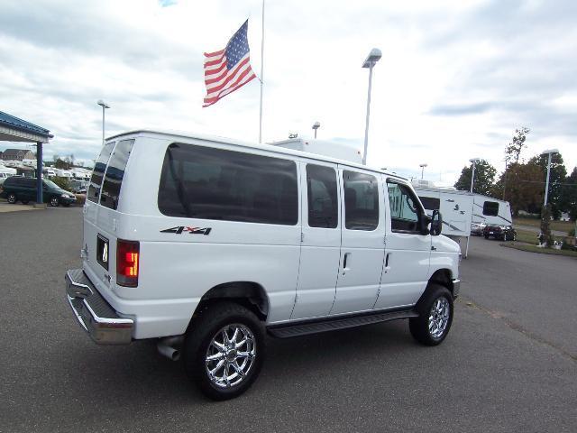 2010 Ford Econoline Wagon Sport 4WD