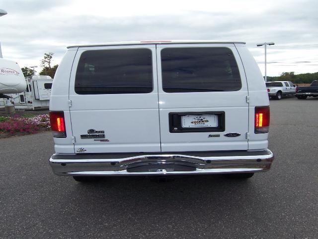 2010 Ford Econoline Wagon Sport 4WD