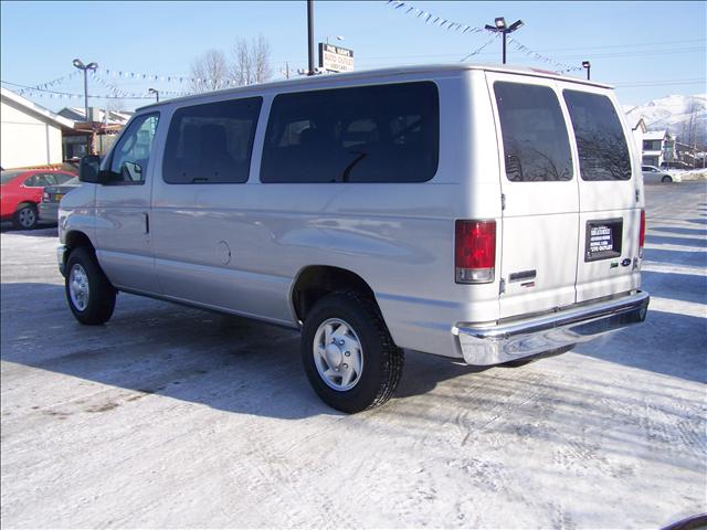 2010 Ford Econoline Wagon Sport 4WD