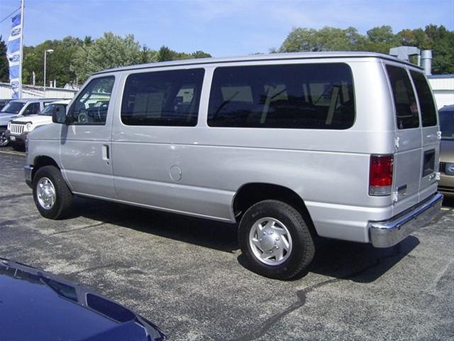 2010 Ford Econoline Wagon ESi