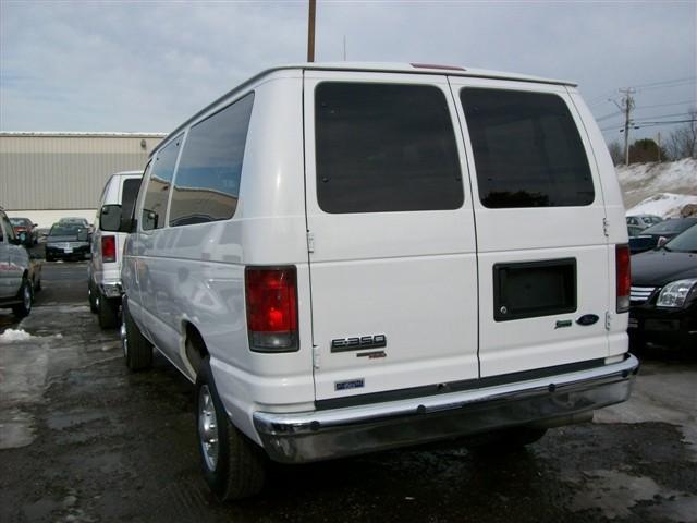 2010 Ford Econoline Wagon SLE Duramax 4X4