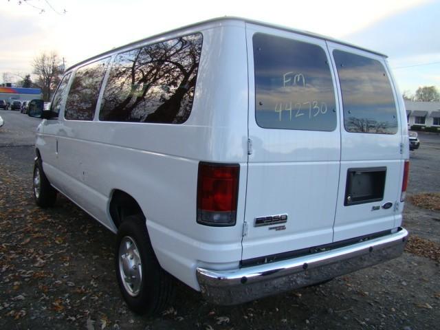 2010 Ford Econoline Wagon ESi