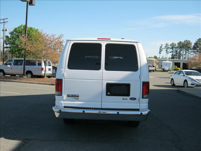 2010 Ford Econoline Wagon ESi