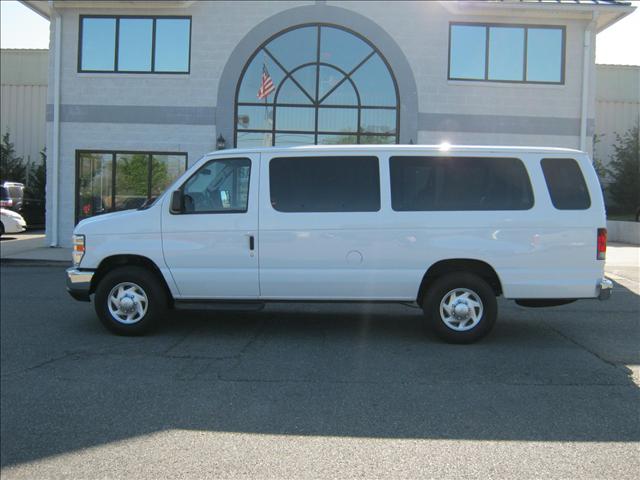 2010 Ford Econoline Wagon ESi