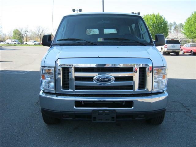 2010 Ford Econoline Wagon ESi