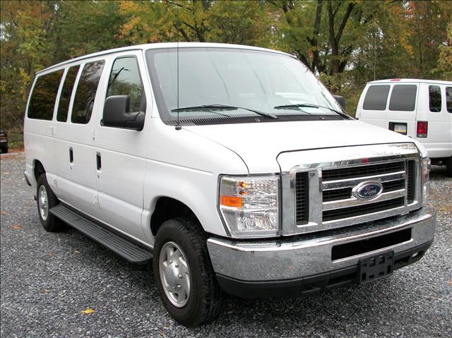 2010 Ford Econoline Wagon ESi