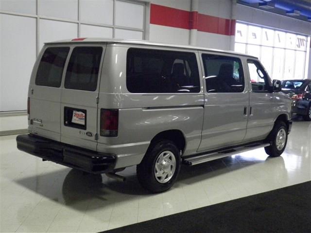 2010 Ford Econoline Wagon Slt-4x4 Plus