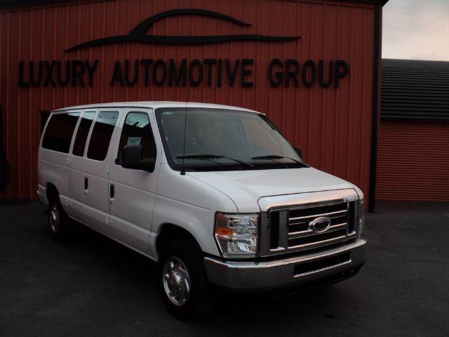 2010 Ford Econoline Wagon Base - Prem. Pkg, White Roof