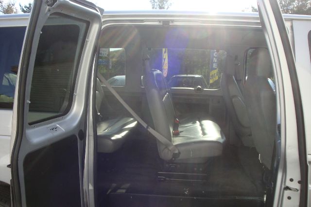 2010 Ford Econoline Wagon Navigation W/premium Pk.plus