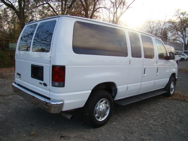 2010 Ford Econoline Wagon ESi