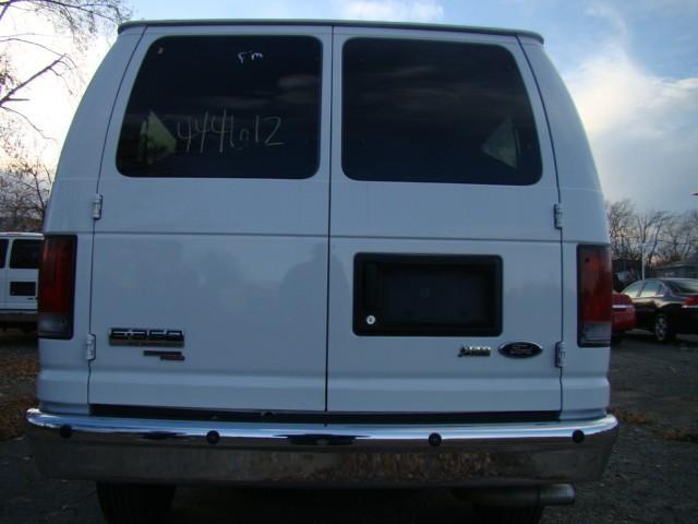 2010 Ford Econoline Wagon ESi