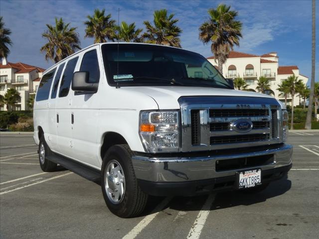 2010 Ford Econoline Wagon With Navigation, Bluetoothand Sunroof